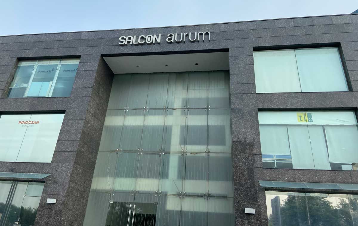 3 550 Sq Ft Fully Furnished Office Space For Lease In Salcon Aurum