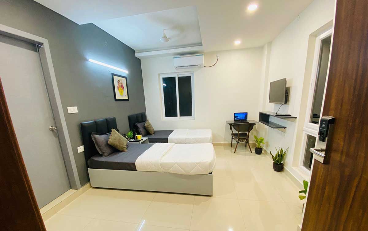 Housr 84 Kondapur
